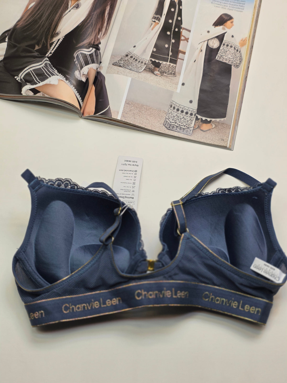 Front Buckle  Double Padded Full Coverage Bra.